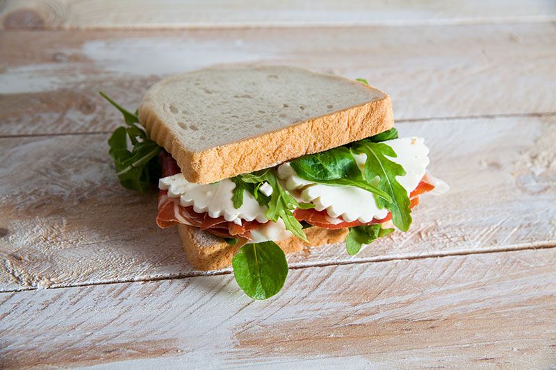 sandwich de pan blanco